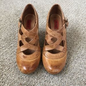 Miz Mooz crisscross buckle high heeled shoes 8